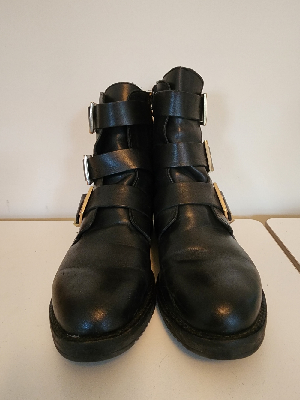 le chateau Black Italian Leather Ankle Combat Boots with Gold Buckle Size 39 - Picture 3 of 8